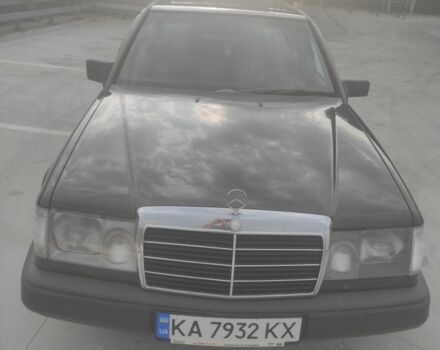 Чорний Мерседес Е-Клас, об'ємом двигуна 3 л та пробігом 312 тис. км за 4700 $, фото 5 на Automoto.ua
