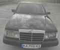 Чорний Мерседес Е-Клас, об'ємом двигуна 3 л та пробігом 312 тис. км за 4700 $, фото 5 на Automoto.ua