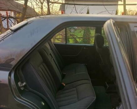 Черный Мерседес Е-Класс, объемом двигателя 2.3 л и пробегом 358 тыс. км за 1750 $, фото 3 на Automoto.ua