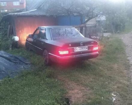 Черный Мерседес Е-Класс, объемом двигателя 2.3 л и пробегом 400 тыс. км за 2400 $, фото 8 на Automoto.ua