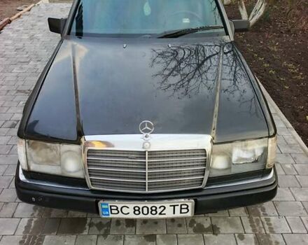 Черный Мерседес Е-Класс, объемом двигателя 2.3 л и пробегом 358 тыс. км за 1750 $, фото 8 на Automoto.ua