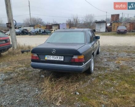 Черный Мерседес Е-Класс, объемом двигателя 2.3 л и пробегом 123 тыс. км за 1000 $, фото 9 на Automoto.ua