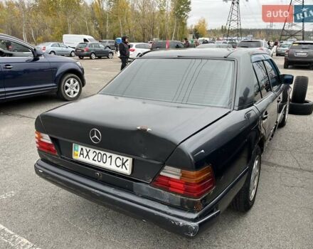 Черный Мерседес Е-Класс, объемом двигателя 2.3 л и пробегом 463 тыс. км за 2000 $, фото 2 на Automoto.ua