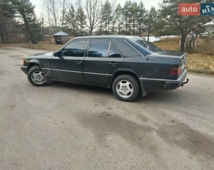 Черный Мерседес Е-Класс, объемом двигателя 2.5 л и пробегом 460 тыс. км за 2500 $, фото 6 на Automoto.ua