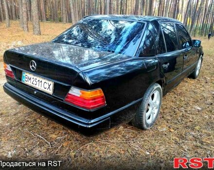 Черный Мерседес Е-Класс, объемом двигателя 2.3 л и пробегом 0 тыс. км за 1700 $, фото 4 на Automoto.ua