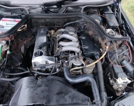 Черный Мерседес Е-Класс, объемом двигателя 2 л и пробегом 400 тыс. км за 2350 $, фото 8 на Automoto.ua