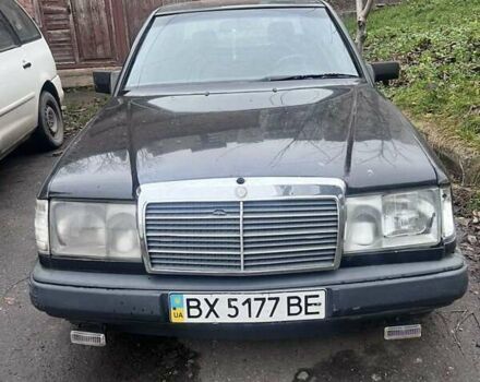 Черный Мерседес Е-Класс, объемом двигателя 0 л и пробегом 700 тыс. км за 1200 $, фото 4 на Automoto.ua