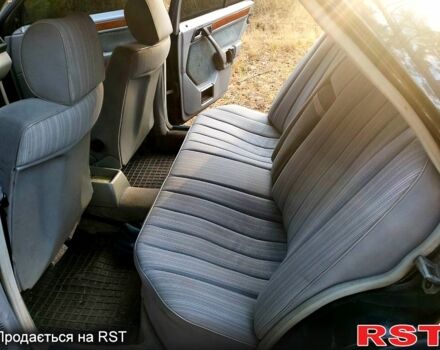 Черный Мерседес Е-Класс, объемом двигателя 2.3 л и пробегом 0 тыс. км за 1700 $, фото 10 на Automoto.ua