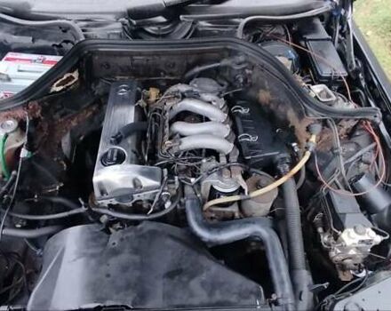 Черный Мерседес Е-Класс, объемом двигателя 2 л и пробегом 400 тыс. км за 2365 $, фото 7 на Automoto.ua