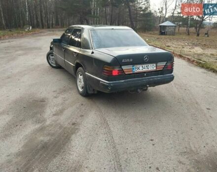 Черный Мерседес Е-Класс, объемом двигателя 2.5 л и пробегом 460 тыс. км за 2500 $, фото 4 на Automoto.ua