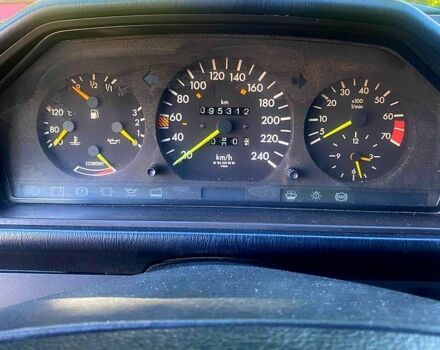 Чорний Мерседес Е-Клас, об'ємом двигуна 2.6 л та пробігом 95 тис. км за 2200 $, фото 5 на Automoto.ua