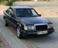 Чорний Мерседес Е-Клас, об'ємом двигуна 2.3 л та пробігом 250 тис. км за 1349 $, фото 1 на Automoto.ua