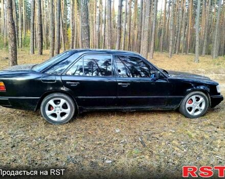 Черный Мерседес Е-Класс, объемом двигателя 2.3 л и пробегом 0 тыс. км за 1700 $, фото 7 на Automoto.ua