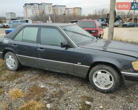 Черный Мерседес Е-Класс, объемом двигателя 2.3 л и пробегом 123 тыс. км за 1000 $, фото 1 на Automoto.ua