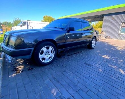 Чорний Мерседес Е-Клас, об'ємом двигуна 2.6 л та пробігом 95 тис. км за 2200 $, фото 1 на Automoto.ua