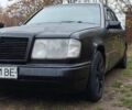 Черный Мерседес Е-Класс, объемом двигателя 2 л и пробегом 400 тыс. км за 2365 $, фото 1 на Automoto.ua