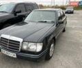 Черный Мерседес Е-Класс, объемом двигателя 2.3 л и пробегом 463 тыс. км за 2000 $, фото 1 на Automoto.ua