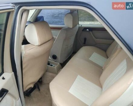 Черный Мерседес Е-Класс, объемом двигателя 2.3 л и пробегом 123 тыс. км за 1000 $, фото 5 на Automoto.ua