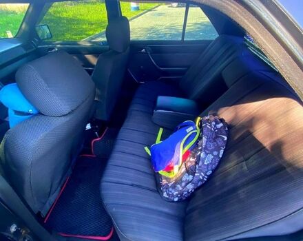 Чорний Мерседес Е-Клас, об'ємом двигуна 2.6 л та пробігом 95 тис. км за 2200 $, фото 2 на Automoto.ua