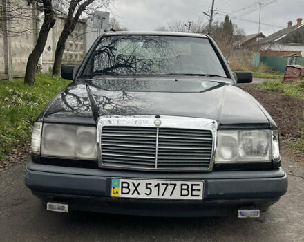 Черный Мерседес Е-Класс, объемом двигателя 2.3 л и пробегом 218 тыс. км за 1350 $, фото 1 на Automoto.ua