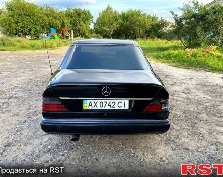 Чорний Мерседес Е-Клас, об'ємом двигуна 2.3 л та пробігом 200 тис. км за 1450 $, фото 2 на Automoto.ua