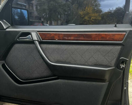 Чорний Мерседес Е-Клас, об'ємом двигуна 2 л та пробігом 458 тис. км за 4500 $, фото 18 на Automoto.ua