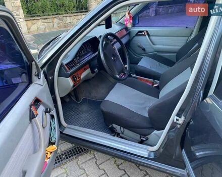 Черный Мерседес Е-Класс, объемом двигателя 2.3 л и пробегом 378 тыс. км за 1700 $, фото 10 на Automoto.ua