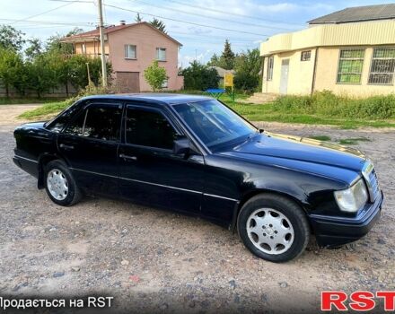 Чорний Мерседес Е-Клас, об'ємом двигуна 2.3 л та пробігом 200 тис. км за 1450 $, фото 4 на Automoto.ua