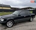 Черный Мерседес Е-Класс, объемом двигателя 2 л и пробегом 344 тыс. км за 1900 $, фото 1 на Automoto.ua