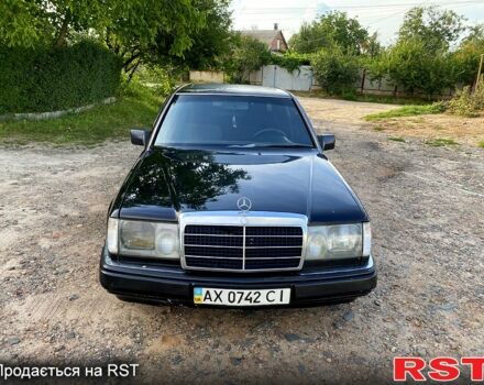 Чорний Мерседес Е-Клас, об'ємом двигуна 2.3 л та пробігом 200 тис. км за 1450 $, фото 3 на Automoto.ua