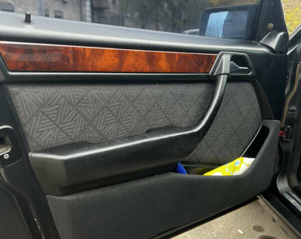 Чорний Мерседес Е-Клас, об'ємом двигуна 2 л та пробігом 458 тис. км за 4500 $, фото 17 на Automoto.ua