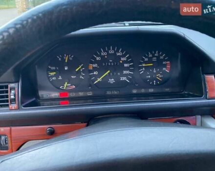 Черный Мерседес Е-Класс, объемом двигателя 2.3 л и пробегом 378 тыс. км за 1700 $, фото 1 на Automoto.ua