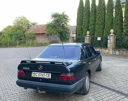 Черный Мерседес Е-Класс, объемом двигателя 2.3 л и пробегом 378 тыс. км за 1700 $, фото 9 на Automoto.ua