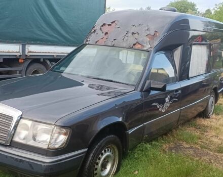 Чорний Мерседес Е-Клас, об'ємом двигуна 2.3 л та пробігом 170 тис. км за 1000 $, фото 4 на Automoto.ua