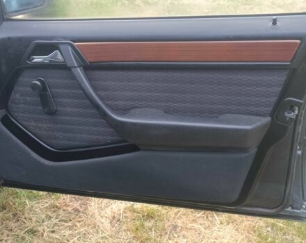 Чорний Мерседес Е-Клас, об'ємом двигуна 2.3 л та пробігом 170 тис. км за 1000 $, фото 10 на Automoto.ua