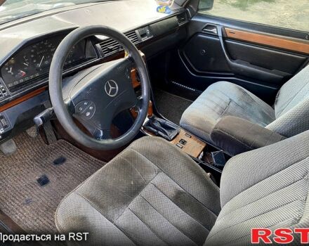 Чорний Мерседес Е-Клас, об'ємом двигуна 2.3 л та пробігом 200 тис. км за 1450 $, фото 8 на Automoto.ua