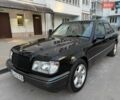 Чорний Мерседес Е-Клас, об'ємом двигуна 2 л та пробігом 315 тис. км за 3200 $, фото 1 на Automoto.ua
