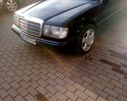 Черный Мерседес Е-Класс, объемом двигателя 2.6 л и пробегом 410 тыс. км за 2000 $, фото 1 на Automoto.ua