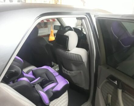 Черный Мерседес Е-Класс, объемом двигателя 2.3 л и пробегом 450 тыс. км за 2142 $, фото 4 на Automoto.ua