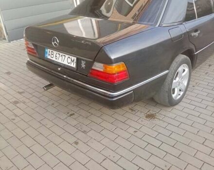 Чорний Мерседес Е-Клас, об'ємом двигуна 2.6 л та пробігом 438 тис. км за 1800 $, фото 3 на Automoto.ua