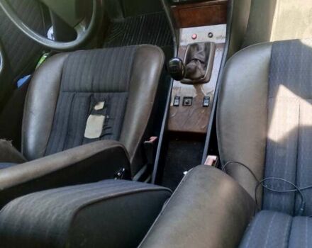 Черный Мерседес Е-Класс, объемом двигателя 2 л и пробегом 250 тыс. км за 1800 $, фото 6 на Automoto.ua