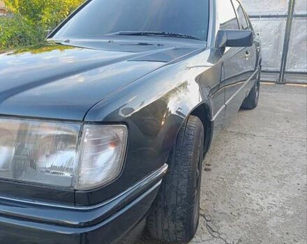 Чорний Мерседес Е-Клас, об'ємом двигуна 2.2 л та пробігом 368 тис. км за 3755 $, фото 14 на Automoto.ua