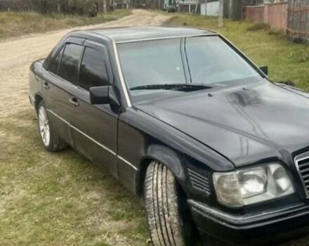 Мерседес Е-Класс 1992 в Згуровке на Automoto.ua Черный Мерседес Е-Класс, объемом двигателя 2.96 л и пробегом 452 тыс. км за 1800 $, фото 1 на Automoto.ua