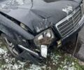 Черный Мерседес Е-Класс, объемом двигателя 3.2 л и пробегом 450 тыс. км за 2000 $, фото 1 на Automoto.ua