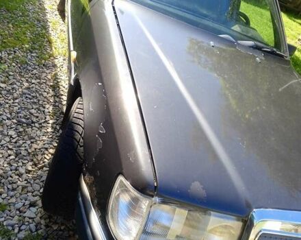 Черный Мерседес Е-Класс, объемом двигателя 2 л и пробегом 250 тыс. км за 1800 $, фото 13 на Automoto.ua