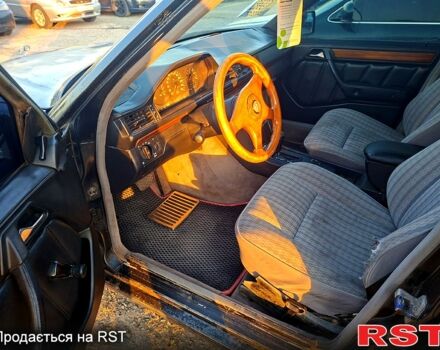 Чорний Мерседес Е-Клас, об'ємом двигуна 2.3 л та пробігом 290 тис. км за 1800 $, фото 5 на Automoto.ua
