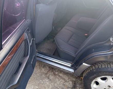 Черный Мерседес Е-Класс, объемом двигателя 2 л и пробегом 440 тыс. км за 2500 $, фото 3 на Automoto.ua