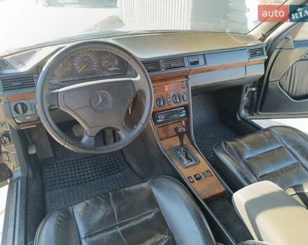 Черный Мерседес Е-Класс, объемом двигателя 2.8 л и пробегом 5 тыс. км за 2850 $, фото 10 на Automoto.ua