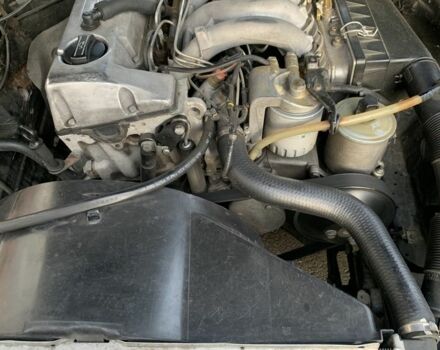 Черный Мерседес Е-Класс, объемом двигателя 2 л и пробегом 319 тыс. км за 3300 $, фото 7 на Automoto.ua