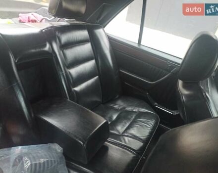 Чорний Мерседес Е-Клас, об'ємом двигуна 3.2 л та пробігом 486 тис. км за 5000 $, фото 1 на Automoto.ua